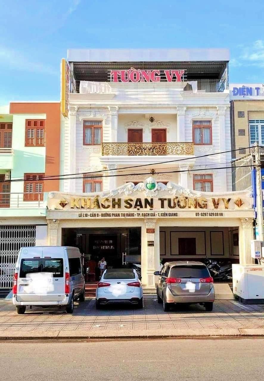 Отель Khach San Tuong Vy Ратьзя Экстерьер фото